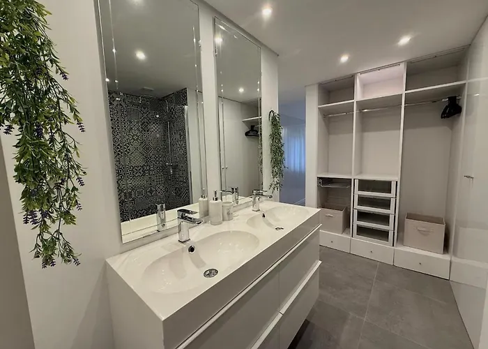 Lovely & Comfy I - Checkinhome Apartament *